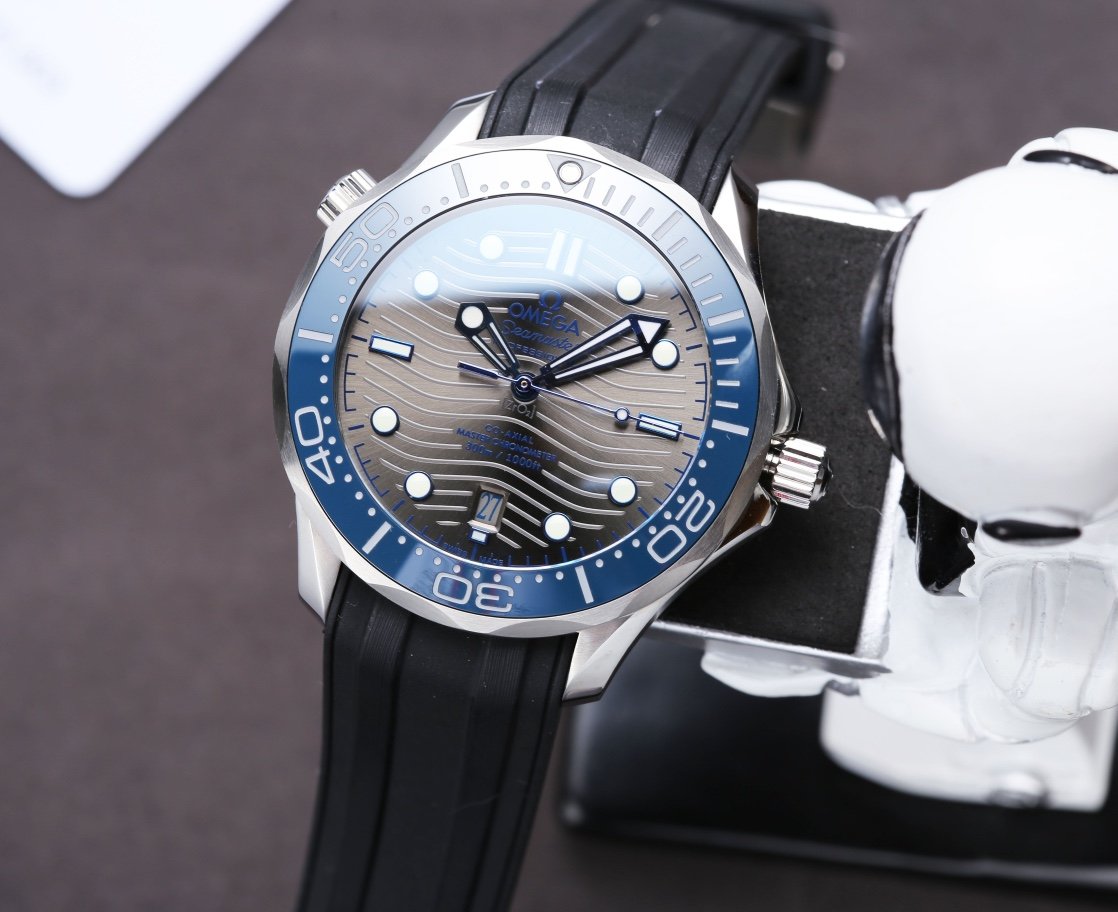 SEAMASTER DIVER 300 GREY DIAL BLACK RUBBER