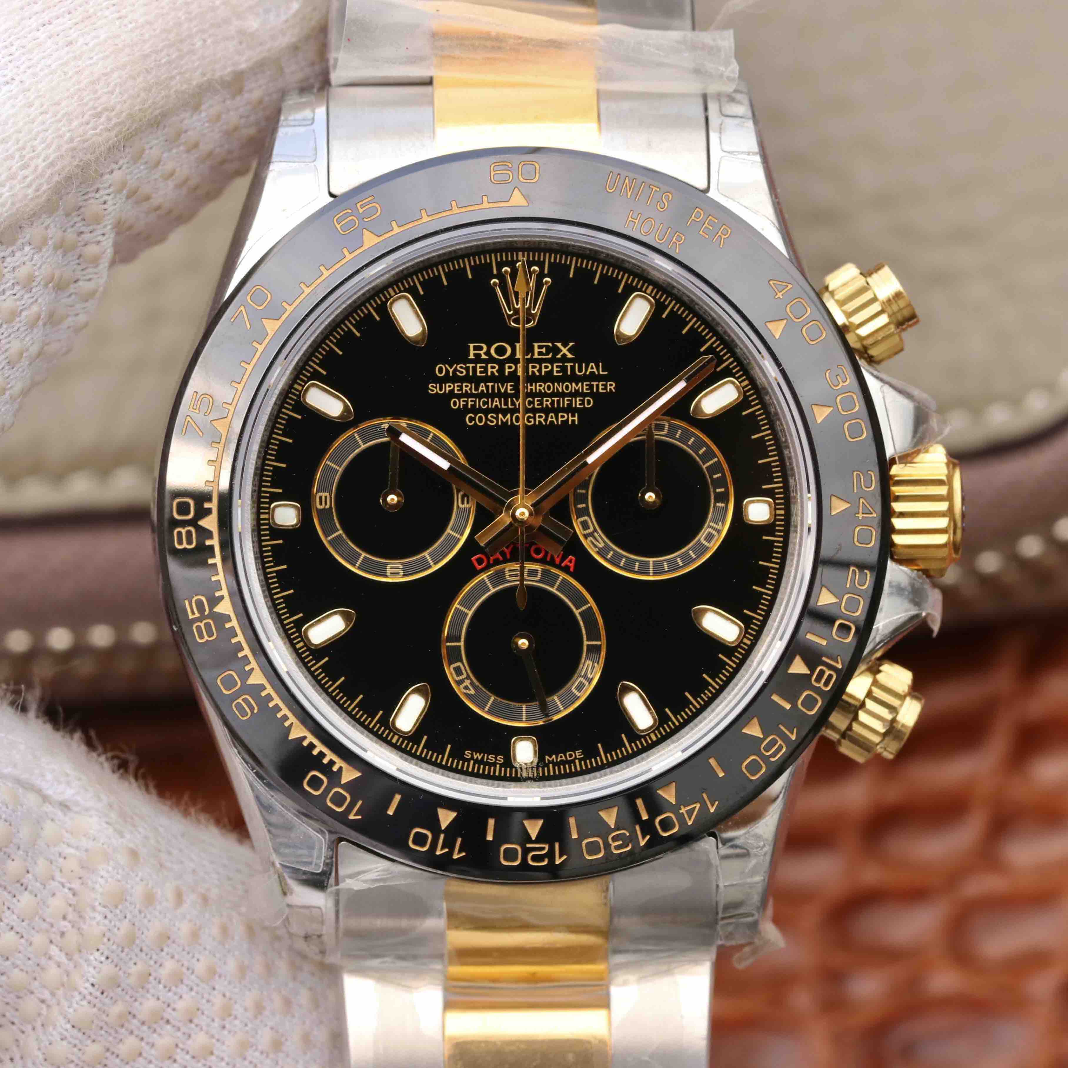 DAYTONA 40MM GOLD STEEL BLACK BEZEL BLACK DIAL